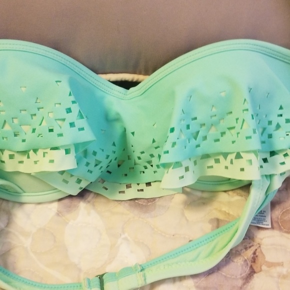 Bikini - Picture 2 of 4